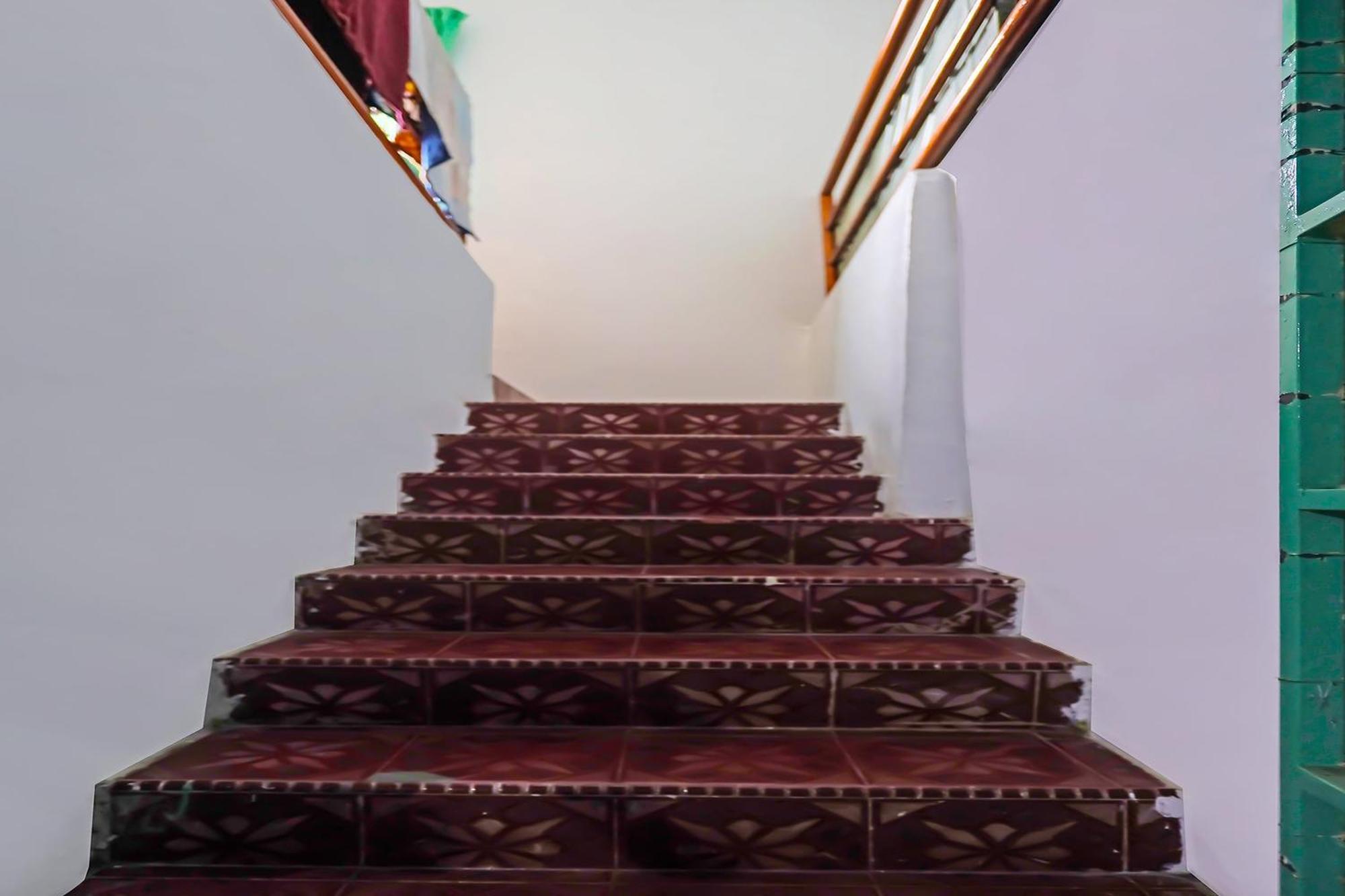 Spot On 92115 Bude Sri Hotel Batam