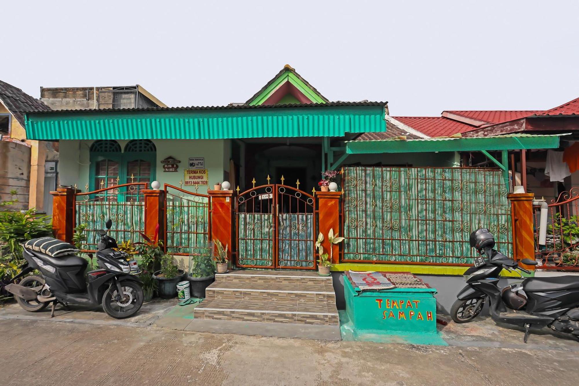 Spot On 92115 Bude Sri